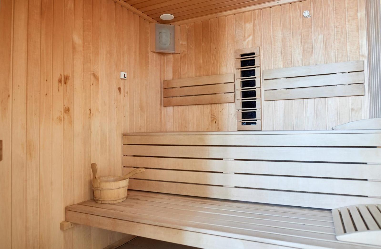 Evelyn'S Apartment Spa&Pool Beach Resort 마마이아 외부 사진