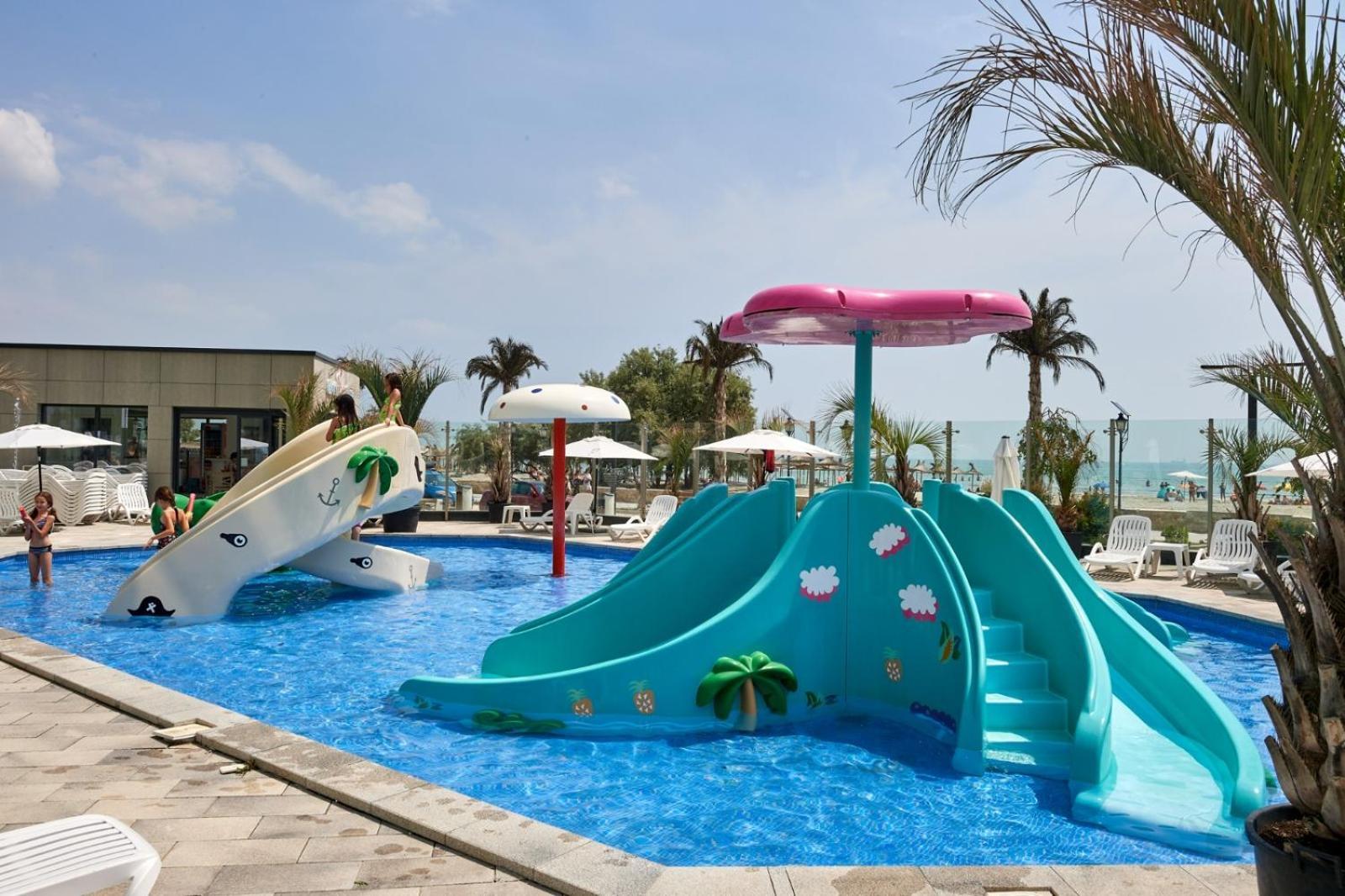 Evelyn'S Apartment Spa&Pool Beach Resort 마마이아 외부 사진