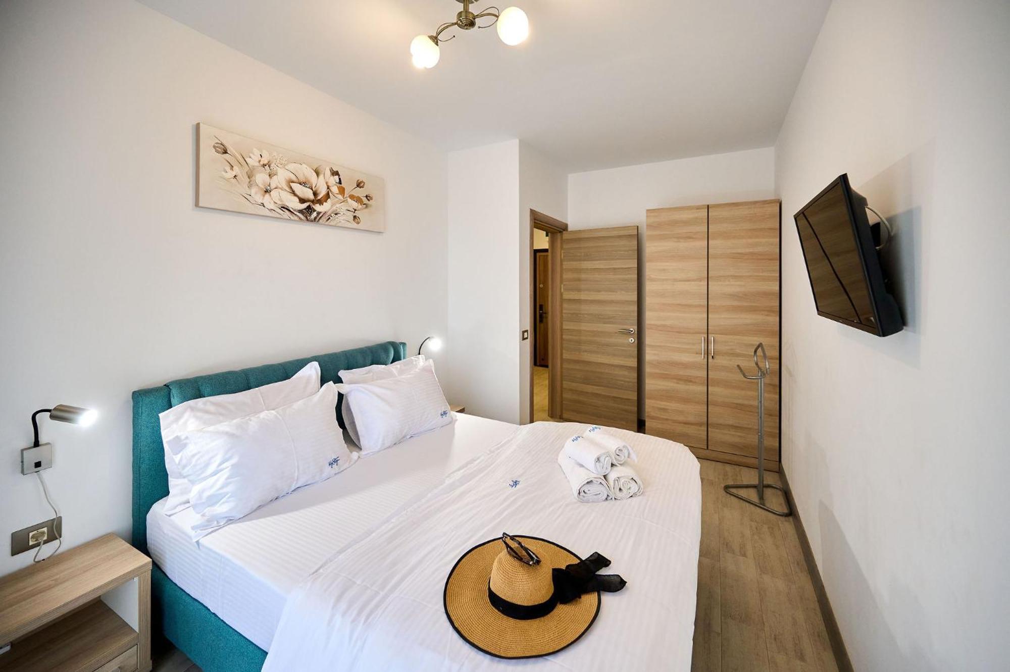 Evelyn'S Apartment Spa&Pool Beach Resort 마마이아 외부 사진