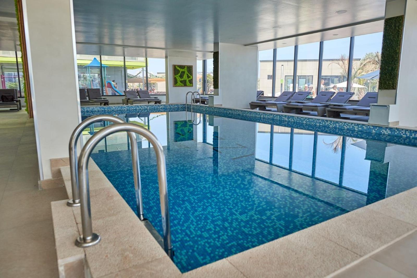 Evelyn'S Apartment Spa&Pool Beach Resort 마마이아 외부 사진