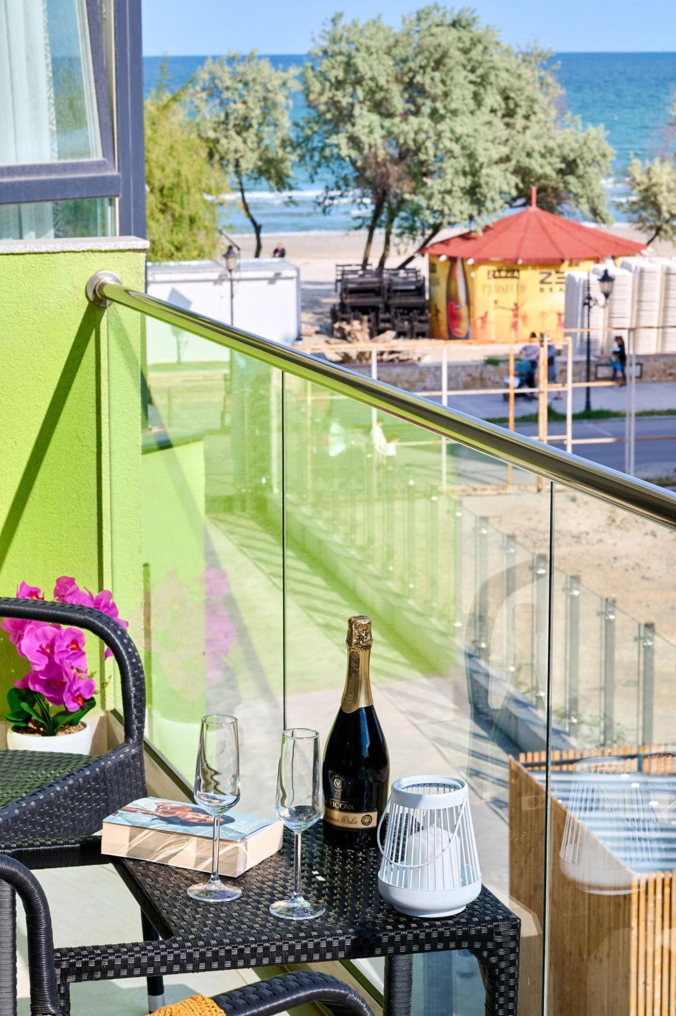 Evelyn'S Apartment Spa&Pool Beach Resort 마마이아 외부 사진